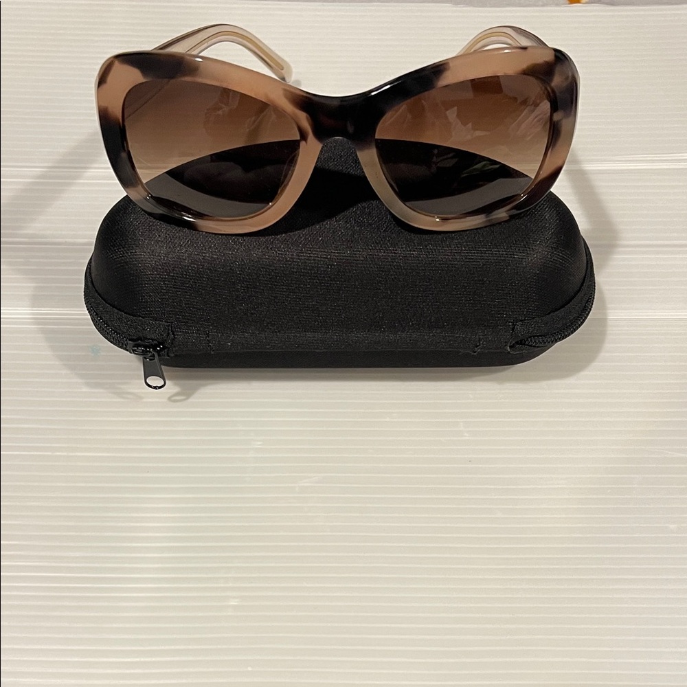Stylish Brown Sunglasses barberry